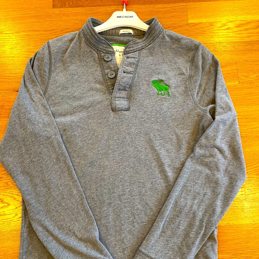 Abercrombie & Fitch long sleeved tshirt